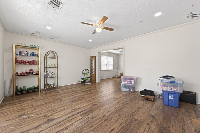 5918 Lodge Creek Drive, Houston, TX 77066