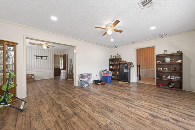 5918 Lodge Creek Drive, Houston, TX 77066