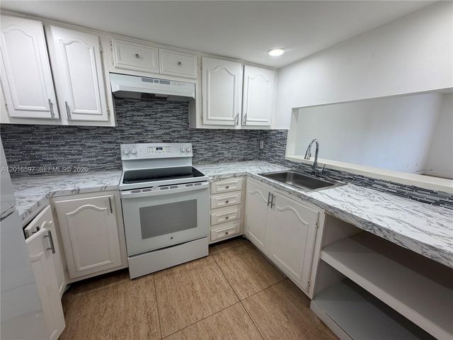 13685 NE 10th Ave 304, North Miami, FL 33161