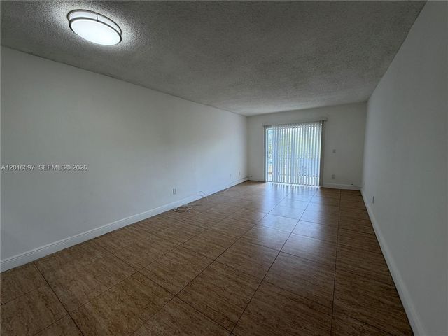 13685 NE 10th Ave 304, North Miami, FL 33161