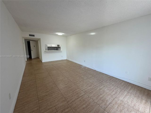13685 NE 10th Ave 304, North Miami, FL 33161