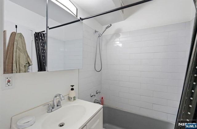 90 Prospect Avenue 8C, Hackensack, NJ 07601