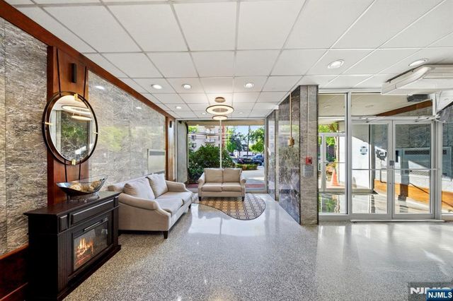 90 Prospect Avenue 8C, Hackensack, NJ 07601