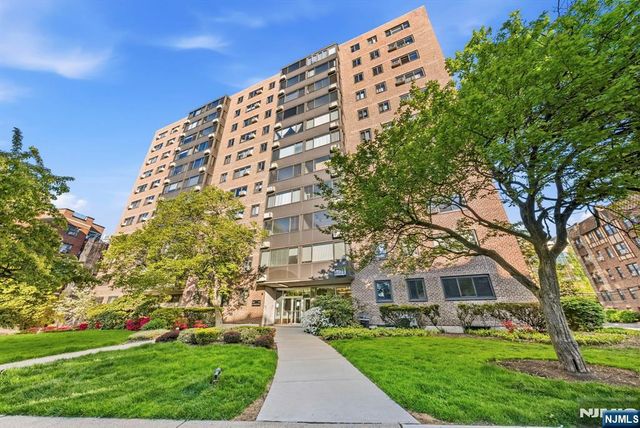90 Prospect Avenue 8C, Hackensack, NJ 07601