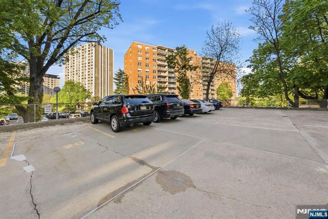 90 Prospect Avenue 8C, Hackensack, NJ 07601