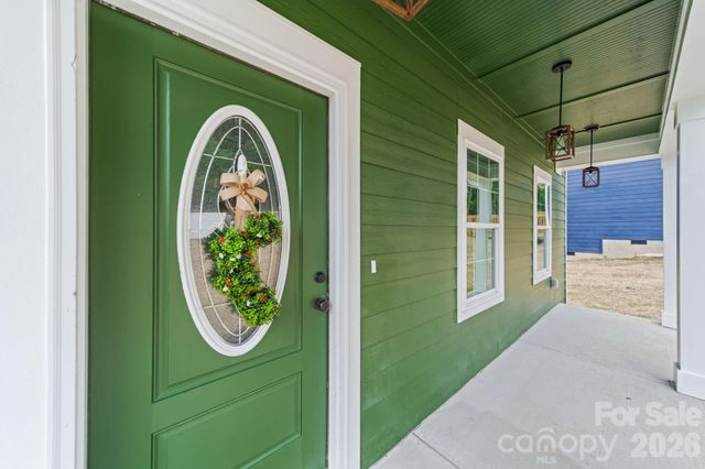 908 Dewey Street, Badin, NC 28009