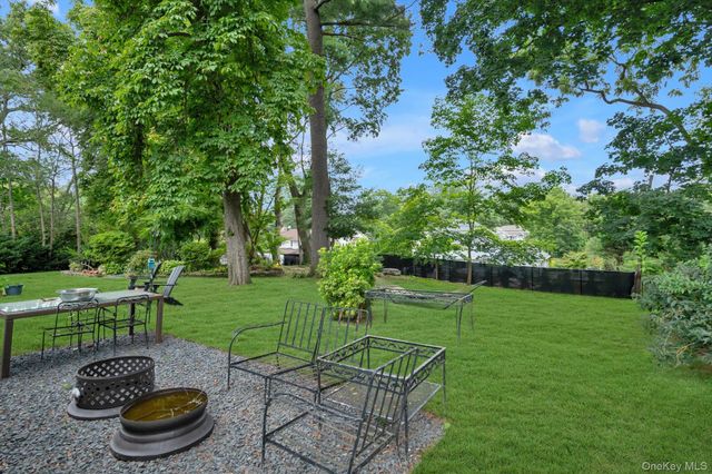 28 Reynolds Road, Glen Cove, NY 11542
