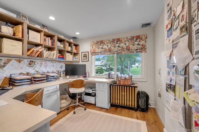 28 Reynolds Road, Glen Cove, NY 11542