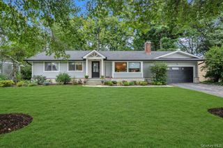 28 Reynolds Road, Glen Cove, NY 11542