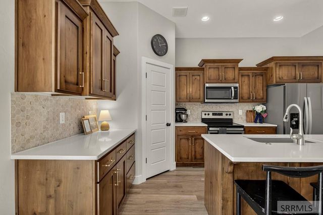 7085 S Hamden Avenue, Idaho Falls, ID 83402