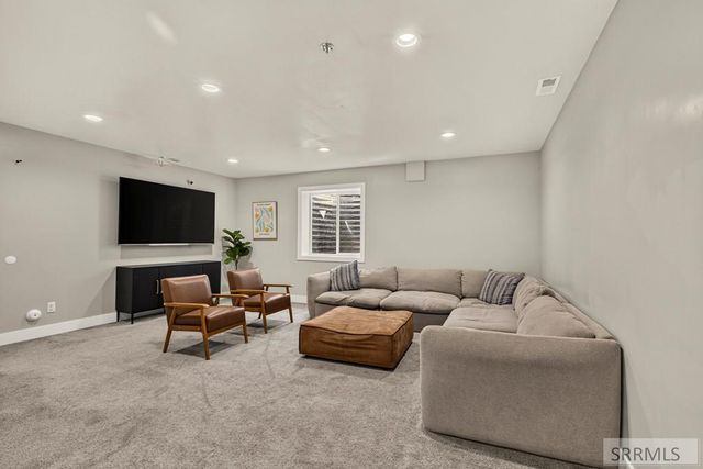 7085 S Hamden Avenue, Idaho Falls, ID 83402