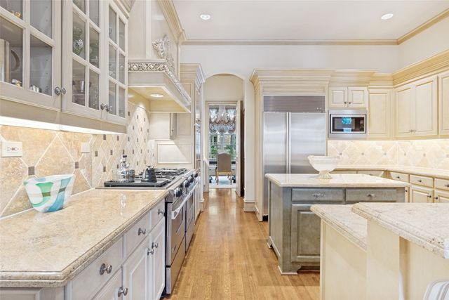 6934 Forest Glen Drive, Dallas, TX 75230