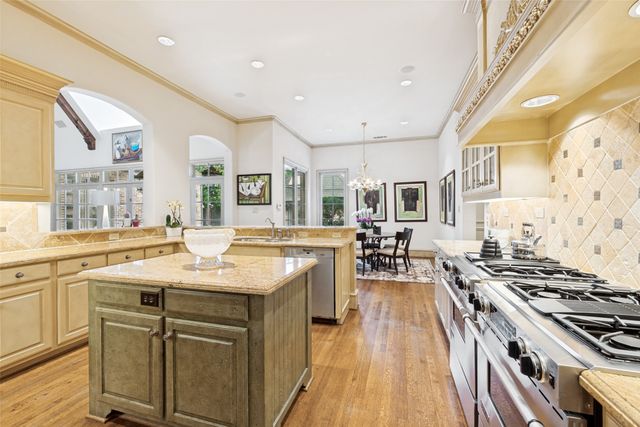 6934 Forest Glen Drive, Dallas, TX 75230