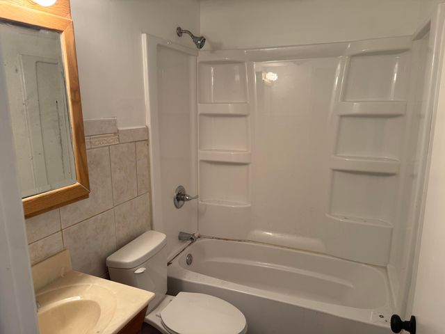 5625 Massachusetts Street, Merrillville, IN 46410