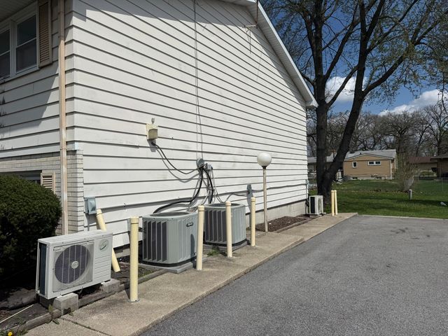 5625 Massachusetts Street, Merrillville, IN 46410