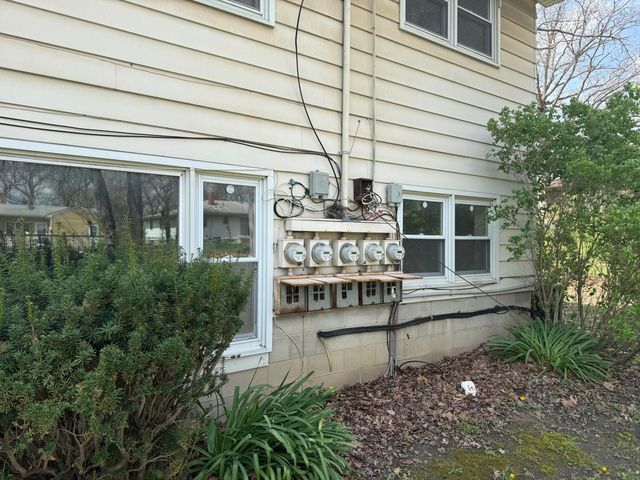 5625 Massachusetts Street, Merrillville, IN 46410