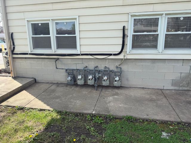 5625 Massachusetts Street, Merrillville, IN 46410