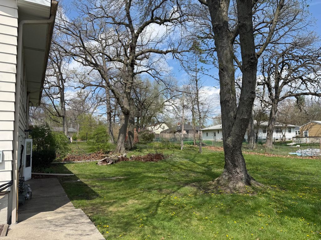 5625 Massachusetts Street, Merrillville, IN 46410