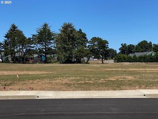 5 Bandon Coast Village, Bandon, OR 97411
