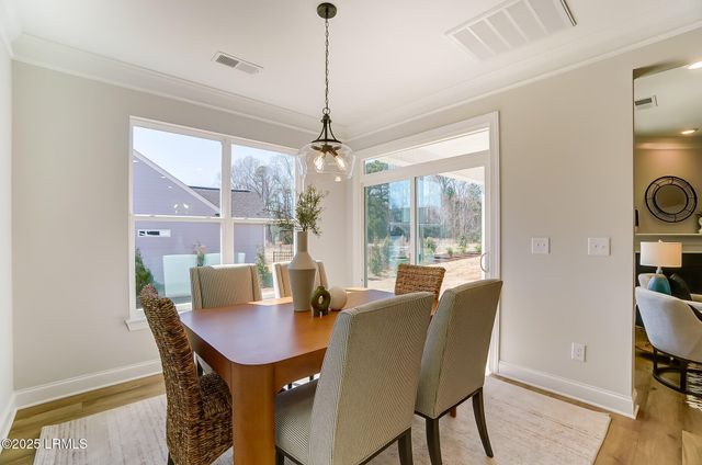 9 Alumni Road, Beaufort, SC 29907