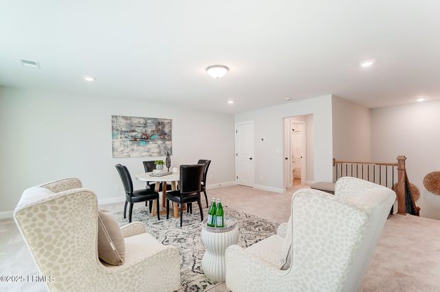 9 Alumni Road, Beaufort, SC 29907