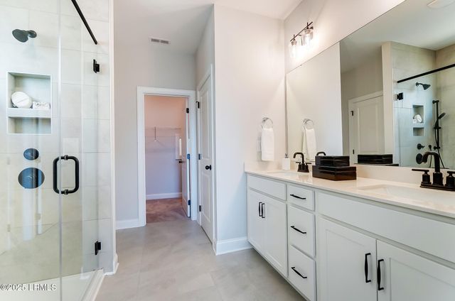 9 Alumni Road, Beaufort, SC 29907