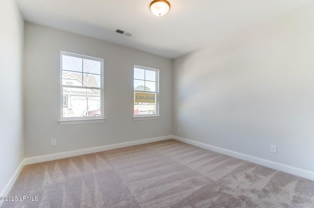 9 Alumni Road, Beaufort, SC 29907