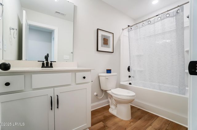 9 Alumni Road, Beaufort, SC 29907