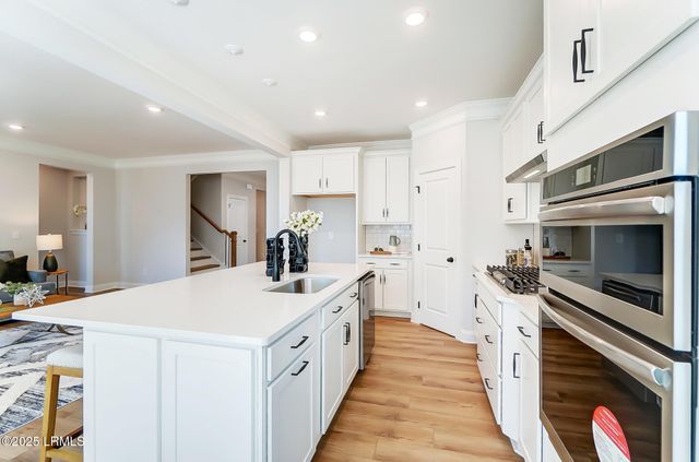 9 Alumni Road, Beaufort, SC 29907