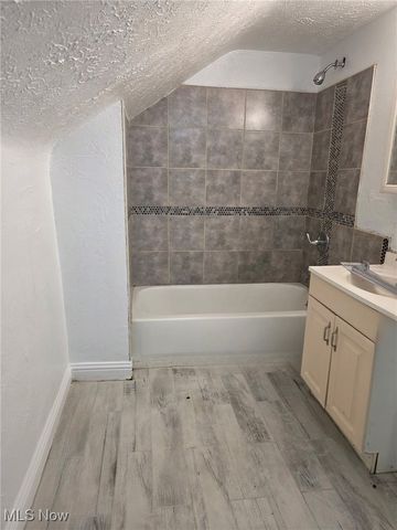 10225 Avon, Cleveland, OH 44105