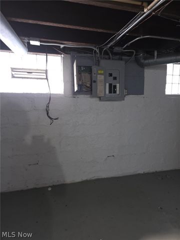 10225 Avon, Cleveland, OH 44105