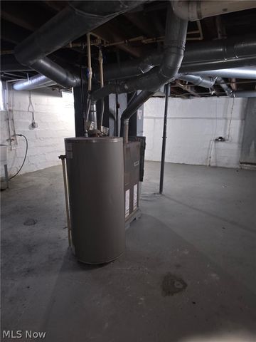 10225 Avon, Cleveland, OH 44105