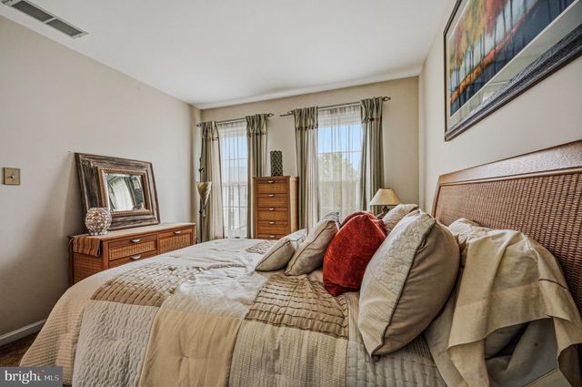 517 E BOXBOROUGH DR, Wilmington, DE 19810