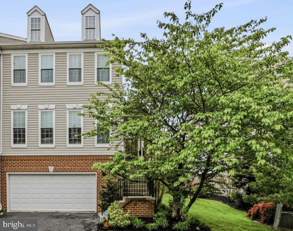 517 E BOXBOROUGH DR, Wilmington, DE 19810