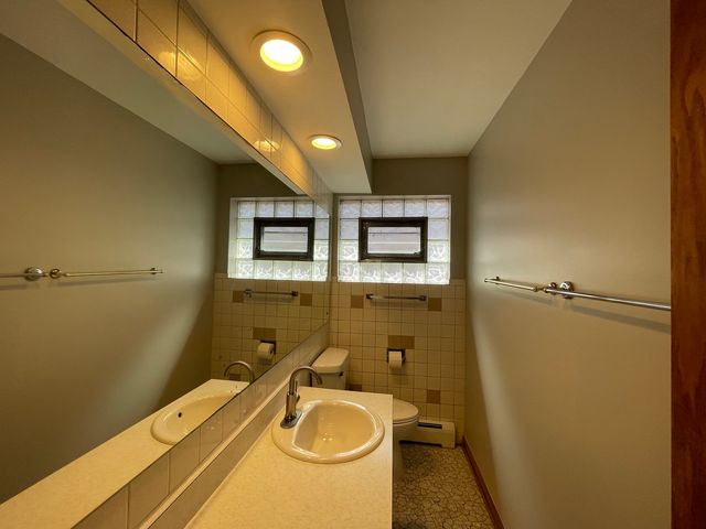5408 N Central Avenue 2, Chicago, IL 60630