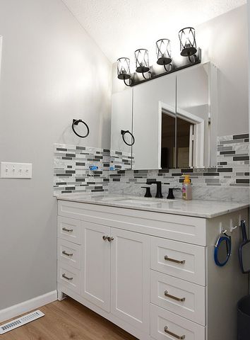 2404 LOCKWOOD PL. Place, Council Bluffs, IA 51503