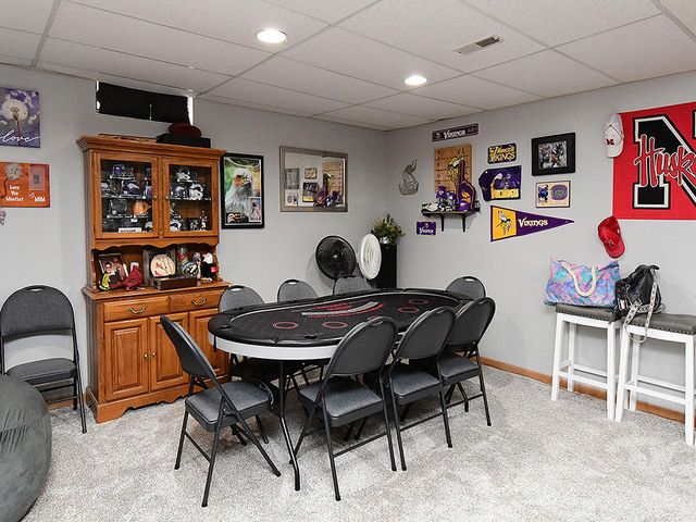 2404 LOCKWOOD PL. Place, Council Bluffs, IA 51503