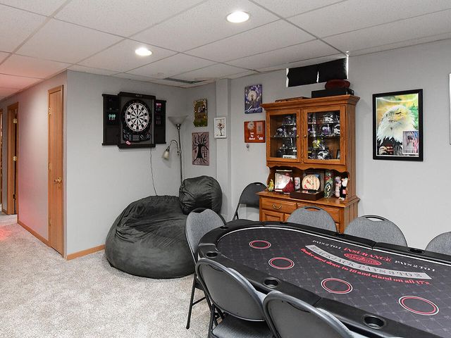 2404 LOCKWOOD PL. Place, Council Bluffs, IA 51503