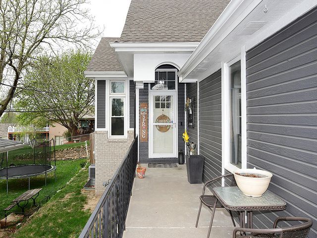 2404 LOCKWOOD PL. Place, Council Bluffs, IA 51503