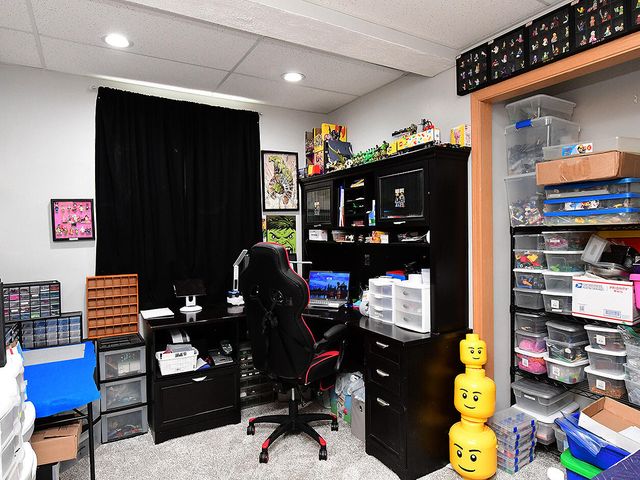 2404 LOCKWOOD PL. Place, Council Bluffs, IA 51503