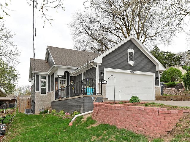 2404 LOCKWOOD PL. Place, Council Bluffs, IA 51503