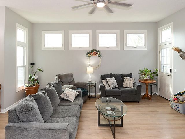 2404 LOCKWOOD PL. Place, Council Bluffs, IA 51503
