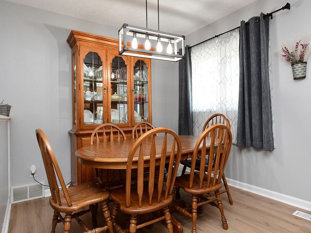 2404 LOCKWOOD PL. Place, Council Bluffs, IA 51503