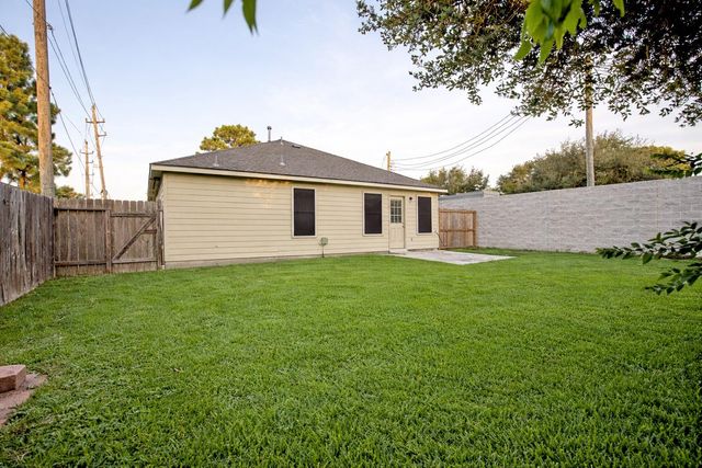 7907 Fire Thorn Lane, Cypress, TX 77433