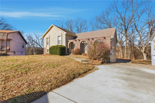 6708 NW 50TH Street, Kansas City, MO 64152