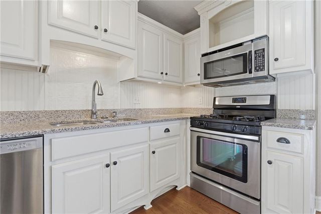 6708 NW 50TH Street, Kansas City, MO 64152