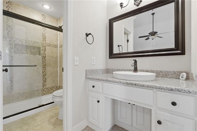 6708 NW 50TH Street, Kansas City, MO 64152