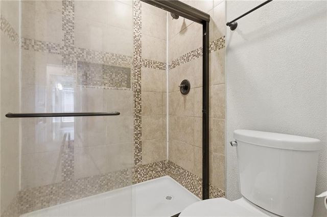 6708 NW 50TH Street, Kansas City, MO 64152