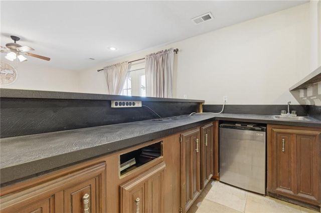 6708 NW 50TH Street, Kansas City, MO 64152