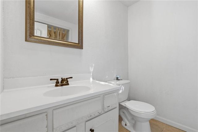 6708 NW 50TH Street, Kansas City, MO 64152